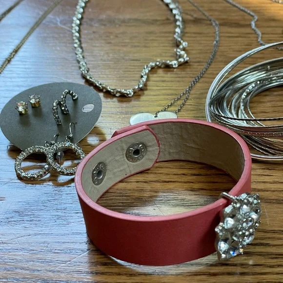 Silver Heart Layered Necklace Stack Jewelry Bundle Bracelets Earrings - Picture 10 of 10